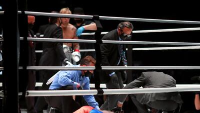 Jake Paul (grey trunks) knocks out Nate Robinson (red and blue trunks) at the Staples Centre. USA TODAY Sports