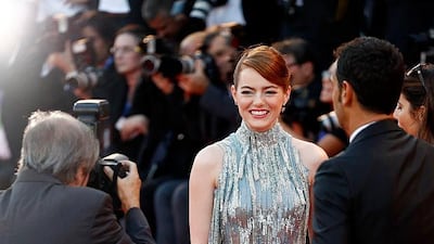 2016: Emma Stone in Atelier Versace