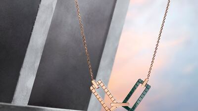 Necklace in 18K rose gold and green ceramic. Reference number for the polished necklace: 819895-9005; reference number for the necklace set with diamonds: 819895-9007