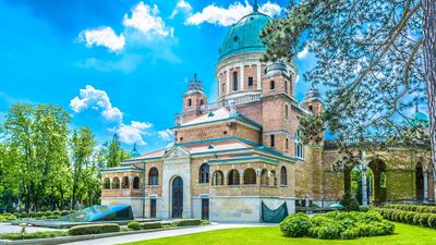 Built between 1876 and 1929, Mirogoj is a cemetery complex located in Zagreb, Croatia.