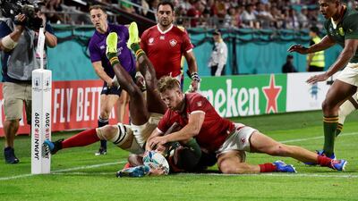 South Africa's Warrick Gelant scores a try. Reuters