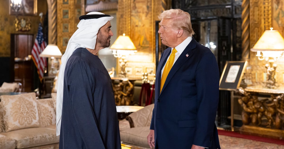 President Sheikh Mohamed discusses Iranian attacks in call with Donald ...