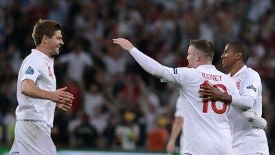 The understanding between Steven Gerrard, left, and Wayne Rooney has given English media more hope of landing the Euro 2012 trophy.