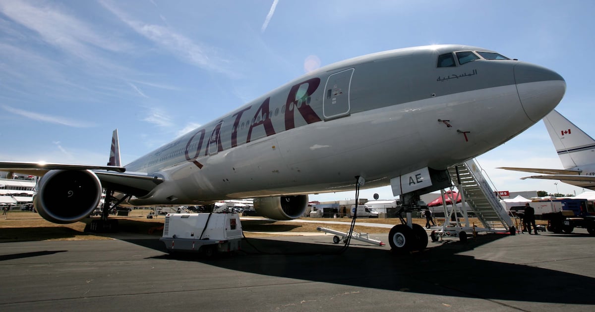 Qatar Airways Plane Has Close Call with Jetstar at Sydney Airport Qatar Airways Plane Has Close Call with Jetstar at Sydney Airport