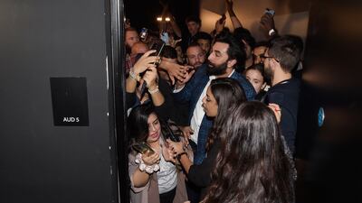 Kapoor mobbed by fans as he arrives for his session