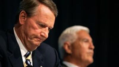 Rick Wagoner, the chairman and CEO of General Motors, pictured here with vice chairman Bob Lutz, is expected to leave the company soon.