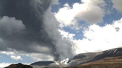 Mount Tongariro, used as a backdrop to The Lord of the Rings films erupted, sending a column of ash about 3 kilometres into the sky