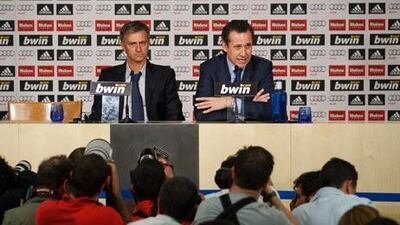 Jose Mourinho had a fractious relationship with Real's director Jorge Valdano, right.