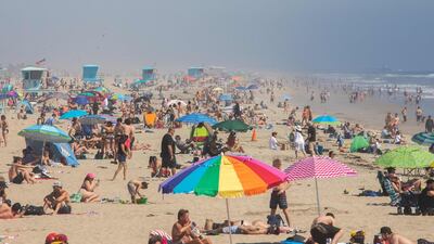Despite thousands of coronavirus-related fatalities In the US and UK, we see beaches – such as the Huntington Beach in California – jam-packed with sunseekers. AFP