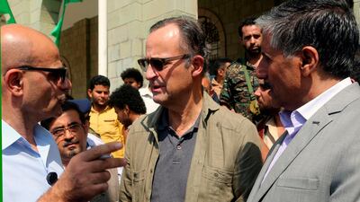 Retired Dutch general Patrick Cammaert (C), meets officials during his visit to the Red Sea port city of Hodeidah on December 24, 2018. AFP
