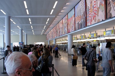 Immigration at JFK Airport, New York. Courtesy Wikimedia Commons / Beatrice Murch