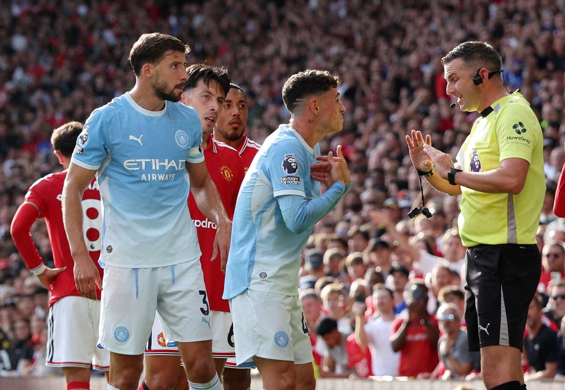 El Manchester City puede terminar pagándole a sus rivales