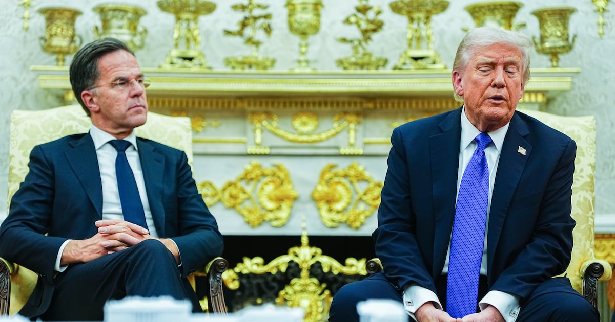 Trump to meet Nato chief amid tension over Iran war