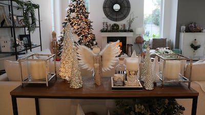 Saadi likes to incorporte elegance with decorations in white