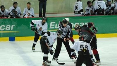 The Dubai Mighty Camels and the Abu Dhabi Storms took part in the first Under 20s Emirates Hockey League game.