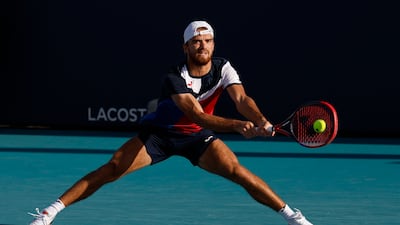 Tomas Machac reaches for a backhand against Andy Murray. USA TODAY Sports