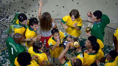 Players and coaching staff won what was a well-deserved title at home and under a lot of pressure. Alexandre Loureiro / AFP