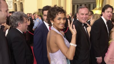 Halle Berry, in Badgley Mischka, arrives for the 73rd annual Academy Awards on March 25, 2001 at the Shrine Auditorium in Los Angeles, California. Getty Images