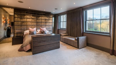 Bedroom suite. Aston Chase
