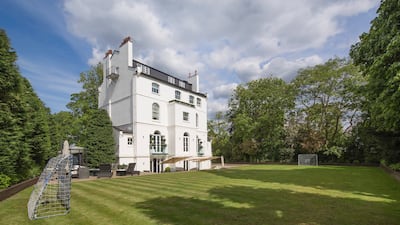 The garden at Rihanna's former villa in St John's Wood, West London. Photo: Aston Chase / Tony Murray Photography