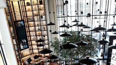 As part of the 25-year-old hotel’s extensive two-year renovation, Market Kitchen makes its debut as a two-level restaurant featuring contemporary American cuisine in a trendy, upscale setting.