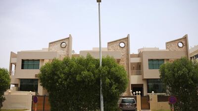 Khalidya/Bateen villas: Q2 no change. 3BR: Dh160-190,000. 4BR: 195-250,000. 5BR: Dh255-300,000. Q2 2013-Q2 2014 up 1%. Lee Hoagland/The National