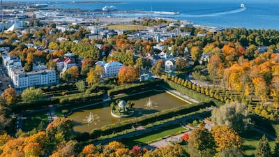 The wealth of trees and green spaces turn Tallinn into a sea of colour come autumn. Photo: Kaupo Kalda / Visit Tallinn