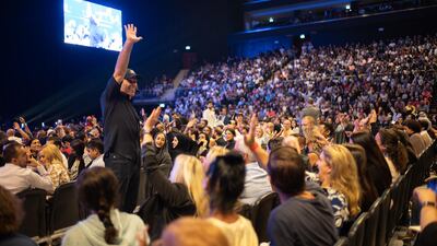 Tony Robbins getting the crowd involved.