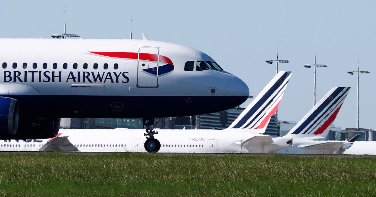 Aktuelle Flugupdates für den Nahen Osten: British Airways plant schrittweisen Neustart nach Dubai und Doha. Aktuelle Flugupdates für den Nahen Osten: British Airways plant schrittweisen Neustart nach Dubai und Doha.