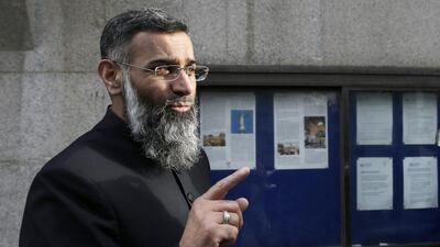 British muslim cleric Anjem Choudary arriving at the Old Bailey in London on January 11, 2016 for the start of his trial on charges of inviting support for ISIL. Adrian Dennis / AFP Photo