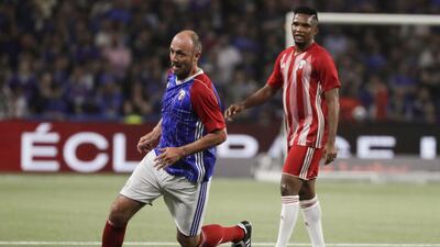 Christophe Dugarry of the France 98 team controls the ball. Thomas Samson / AFP