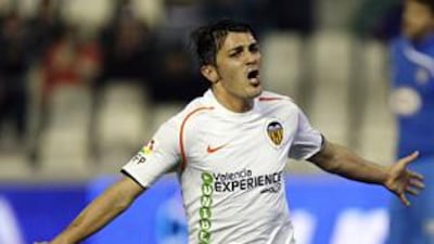 David Villa has scored 15 goals or more in each of the past eight seasons.