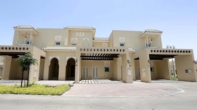 Al Furjan villas: Q2 up 4%. 3BR: Dh170-200,000. 4BR: Dh190-220,000. 5BR: Dh240-260,000. Q2 2013-Q2 2014 up 17%. Pawan Singh / The National