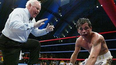 Having retired in 2006, Arturo Gatti attempted a comeback in 2007, only to suffer a seventh-round knock-out at the hands of Alfonso Gomez, prompting a second retirement.