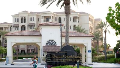 Saadiyat Beach apartments: Q2-Q3 2015 no change. Q3 2014-Q3 2015 up 20%. 1BR - Dh120,000-Dh130,000. 2BR - Dh175-Dh185,000. 3BR - Dh200,000-Dh250,000. Delores Johnson / The National