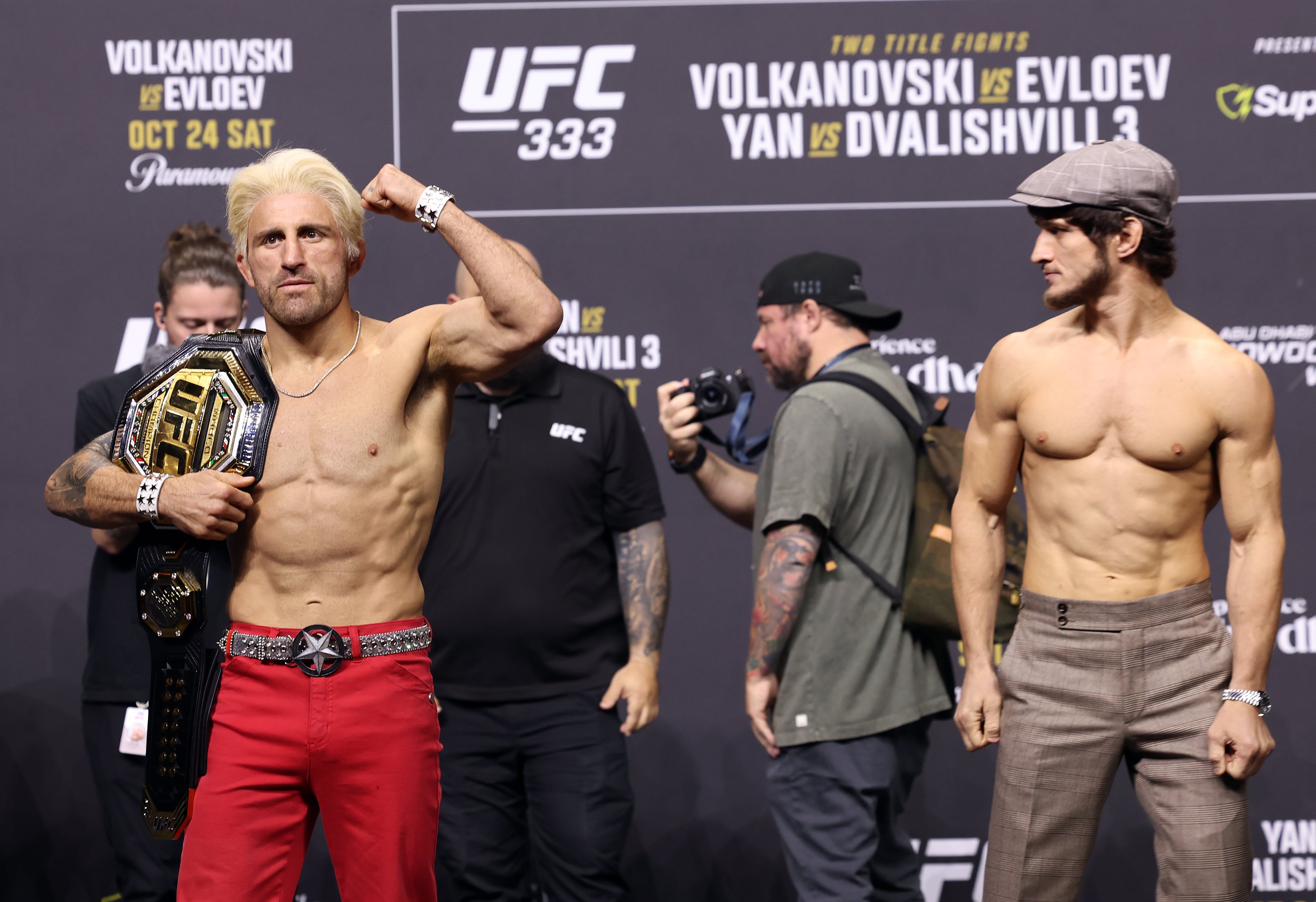 Alexander Volkanovski, left, will take on Movsar Evloev at the Etihad Arena on Saturday