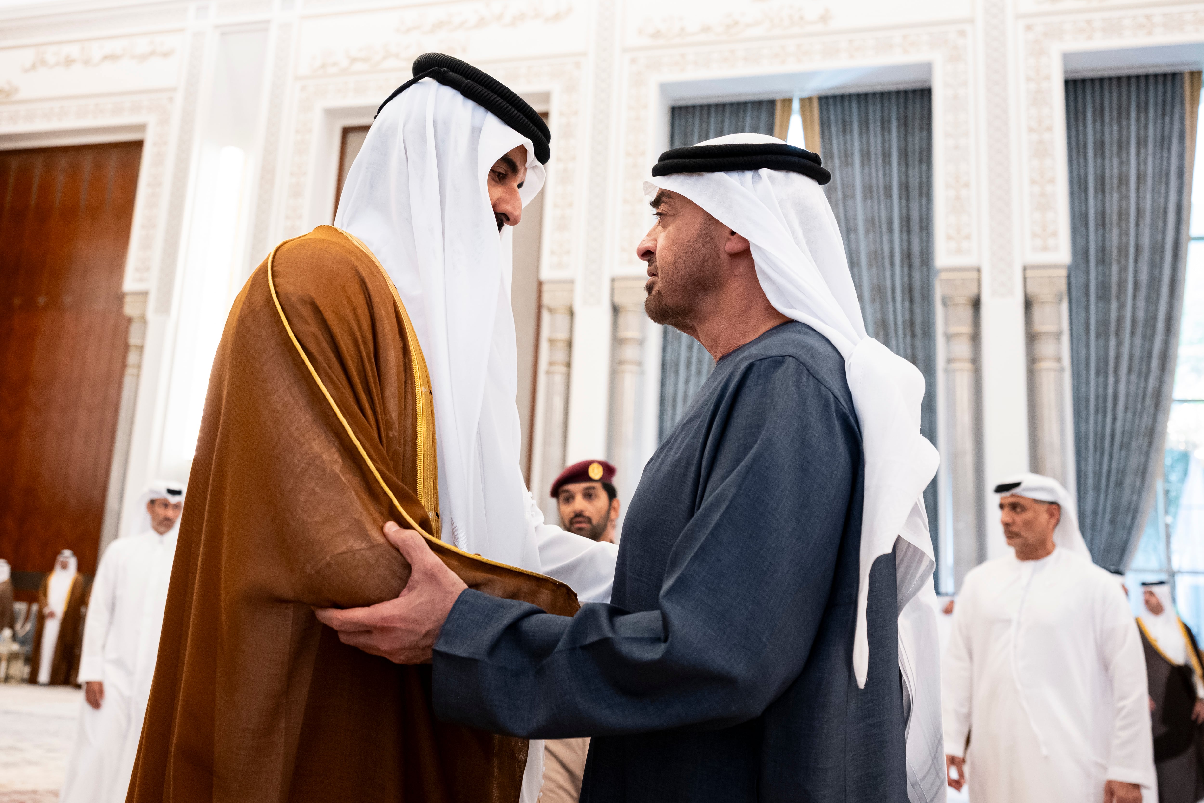 President Sheikh Mohamed offers condolences over death of former Emir of Qatar