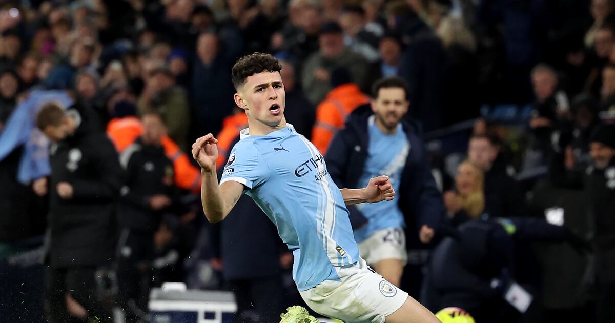 Phil Foden grabs last-gasp winner as Man City earn 'wild' win over Leeds ...