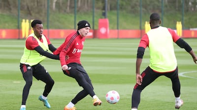 Anthony Elanga and Victor Lindelof in action.