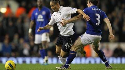 Tottenham Hotspur rejected a bid from Queens Park Rangers for their midfielder Steven Pienaar on Friday.