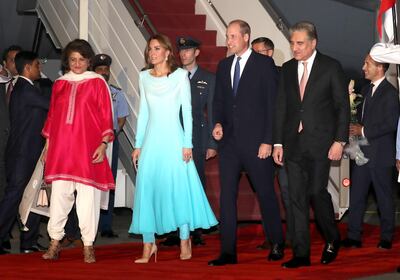 Mehriene Qureshi; Catherine, Duchess of Cambridge; Prince William, Duke of Cambridge and Pakistan foreign minister, Shah Mehmood Qureshi at Pakistani Air Force Base Nur Khan, Islamabad. Getty Images