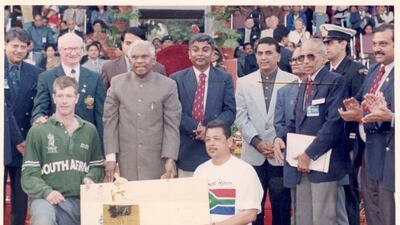 Former Indian president KR Narayanan poses alongside the victorious South Africa team. Photo: George Abraham
