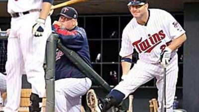 Jim Thome, right, passed Killebrew on the list for all time home runs.