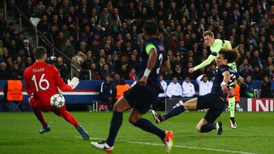 Kevin de Bruyne (1st R) of Manchester City scores his team’s first goal during the Uefa Champions League quarter-final first leg match between Paris Saint-Germain and Manchester City at Parc des Princes on April 6, 2016 in Paris, France. (Photo by Clive Rose/Getty Images)