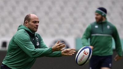 Ireland's hooker Rory Best, left, takes part in a training session on February 12, 2016 at the Stade de France stadium in Saint-Denis, north of Paris, on the eve of their Rugby Union 6 Nations match against France. / AFP / FRANCK FIFE