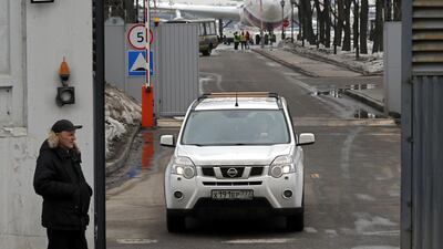 An Ilyushin Il-96 aircraft believed to have carried expelled Russian diplomats from the USA stands at the Vnukovo airport, outside Moscow. Uri Kochetkov / EPA