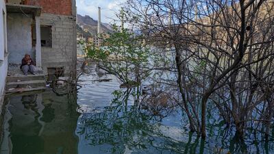 Residents are trying to retrieve materials from their homes before they disappear