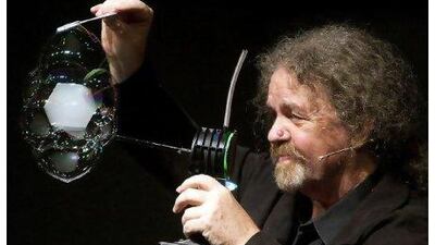 Tom Noddy creates a "bubble jewel" during his show at Adnec.