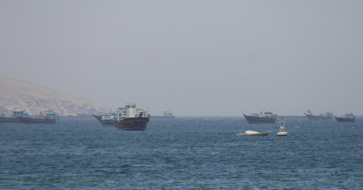 Oil prices plunge on reports US and Iran nearing peace deal