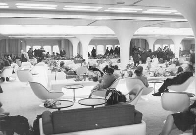 The interior of the 'Queen's Room' on the QE2 liner. Photo by Keystone / Getty Images
